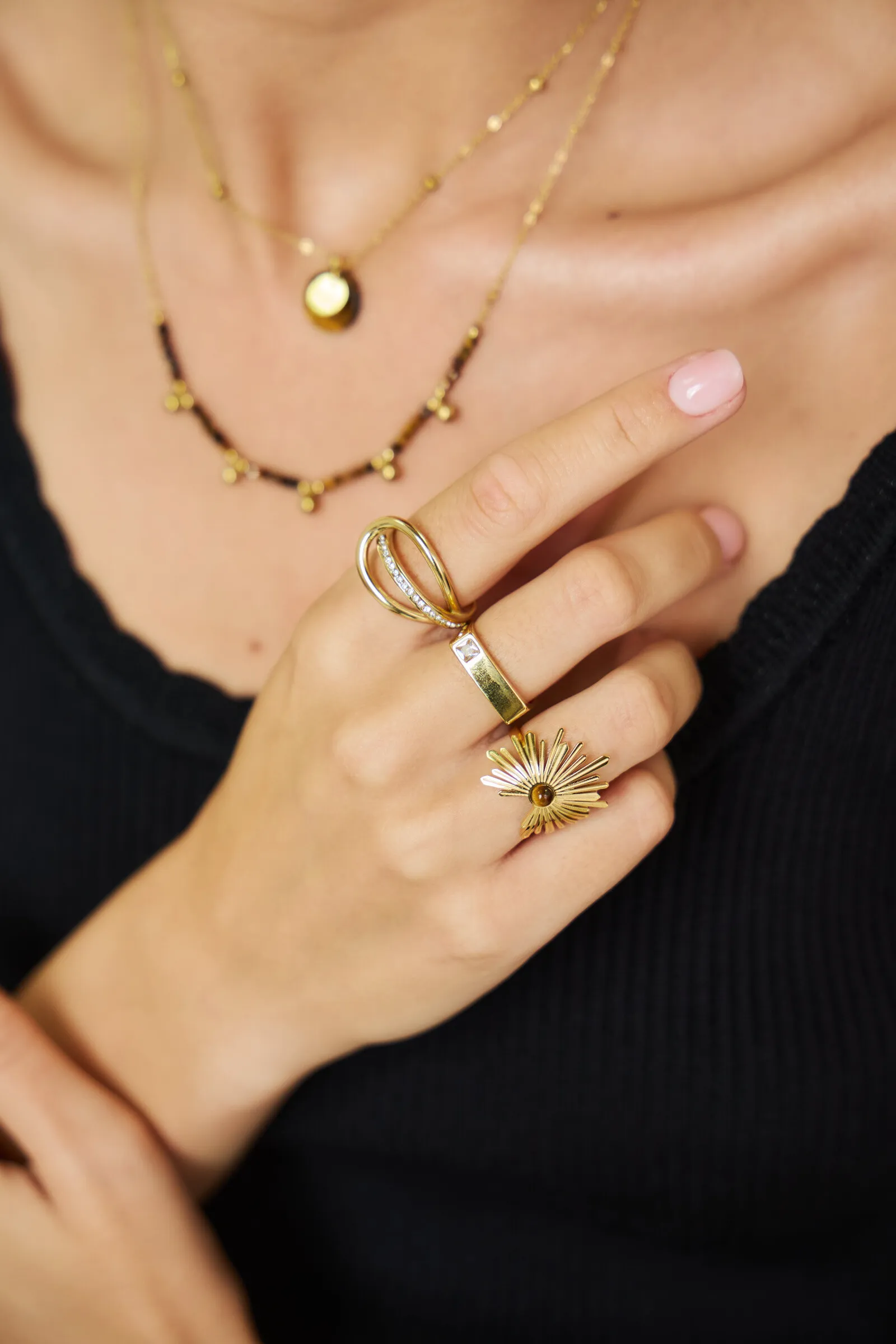 Doppelte Kreise öffnen goldenen Ring