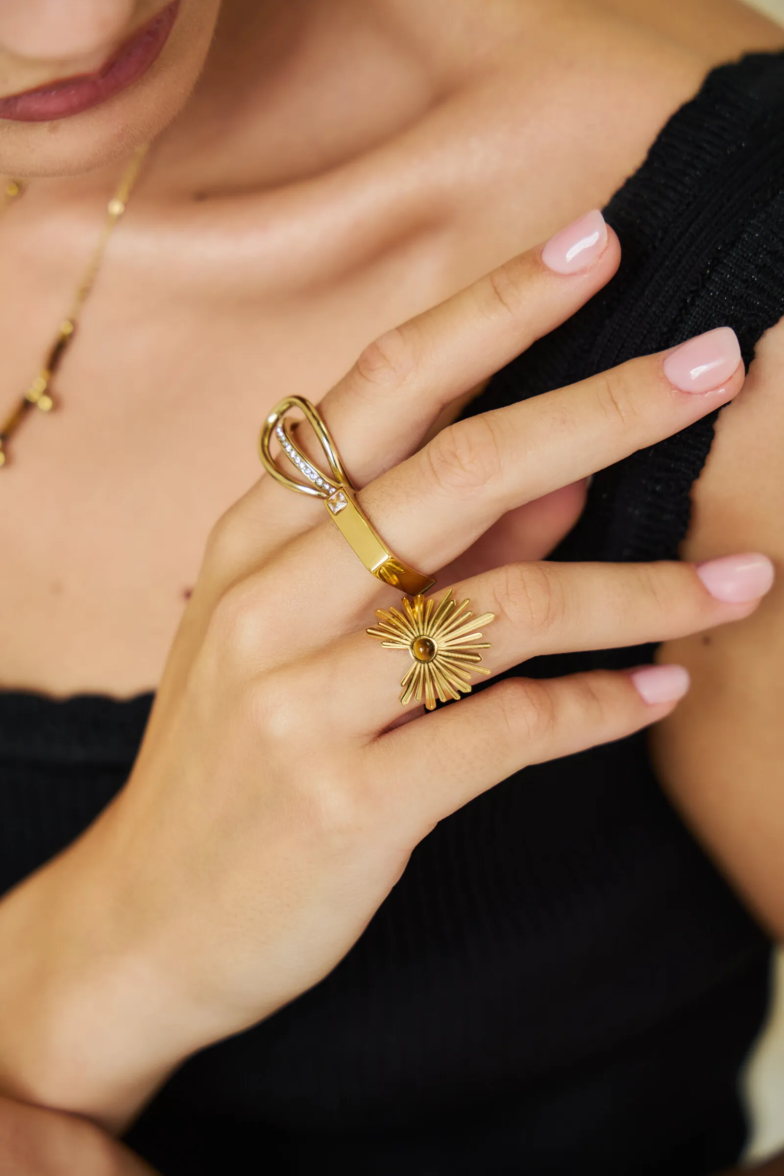 Doppelte Kreise öffnen goldenen Ring