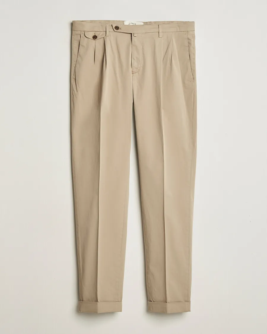 Easy Fit Pleated Cotton Stretch Chino Taupe